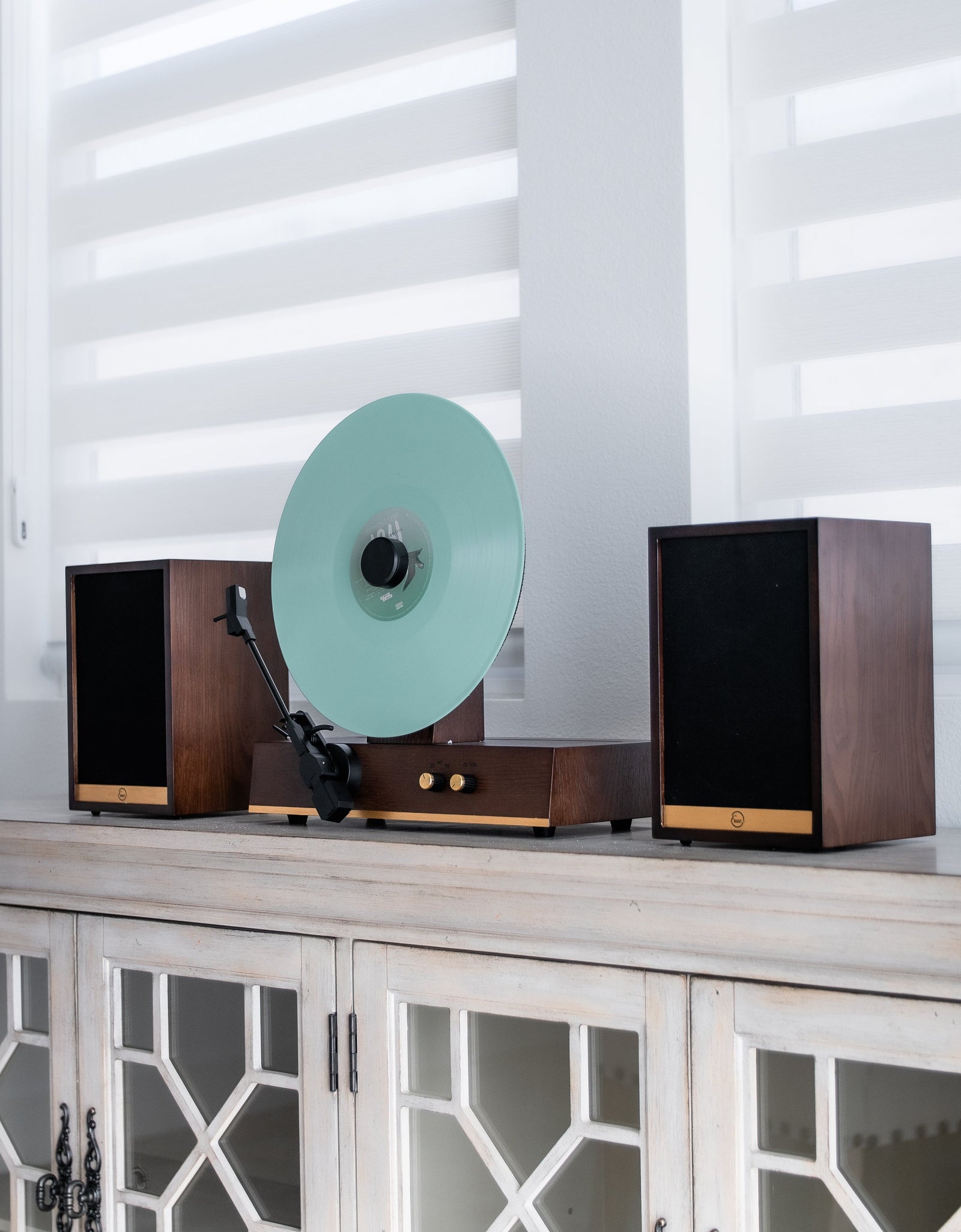 Fuse Audio GLD Vertical Vinyl Record Player