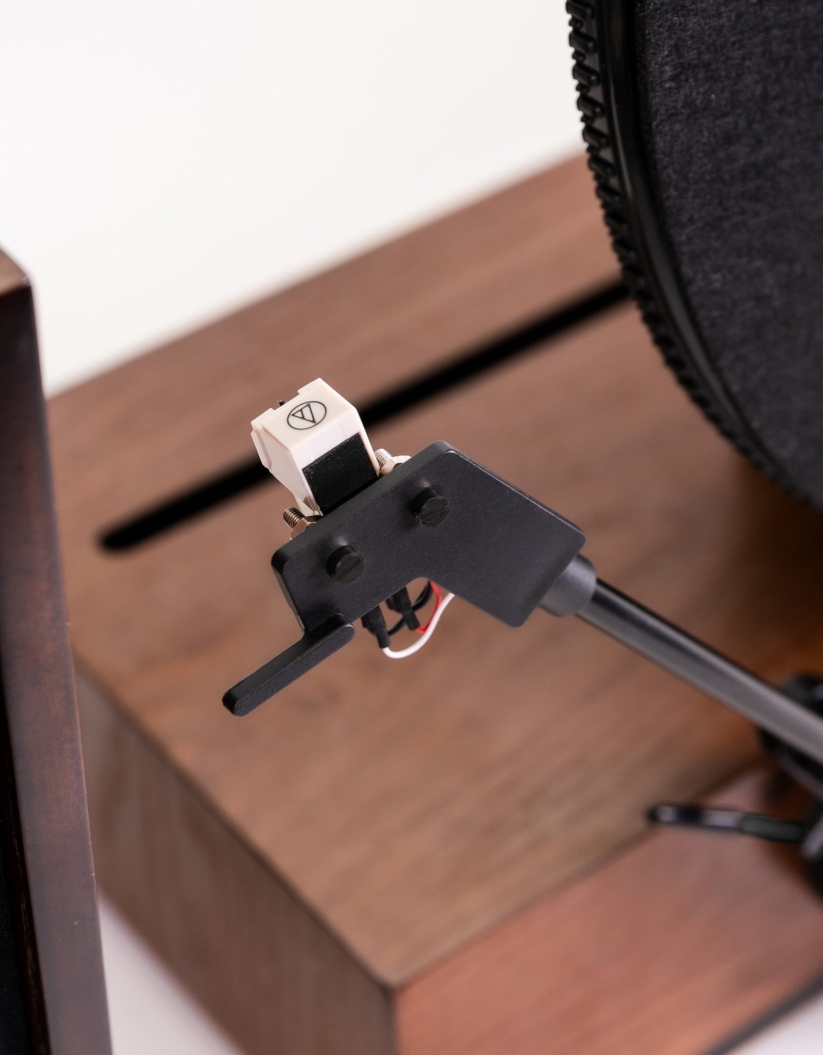 Fuse Audio GLD Vertical Vinyl Record Player